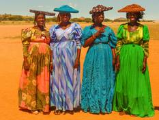 Stolze Herero Frauen in Namibia