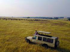 Safari Fahrzeug in Tansania